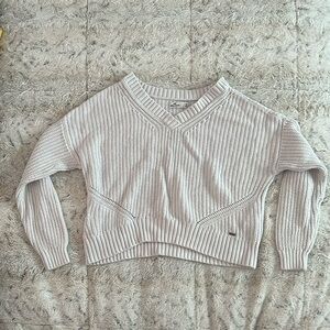 hollister white v neck sweater